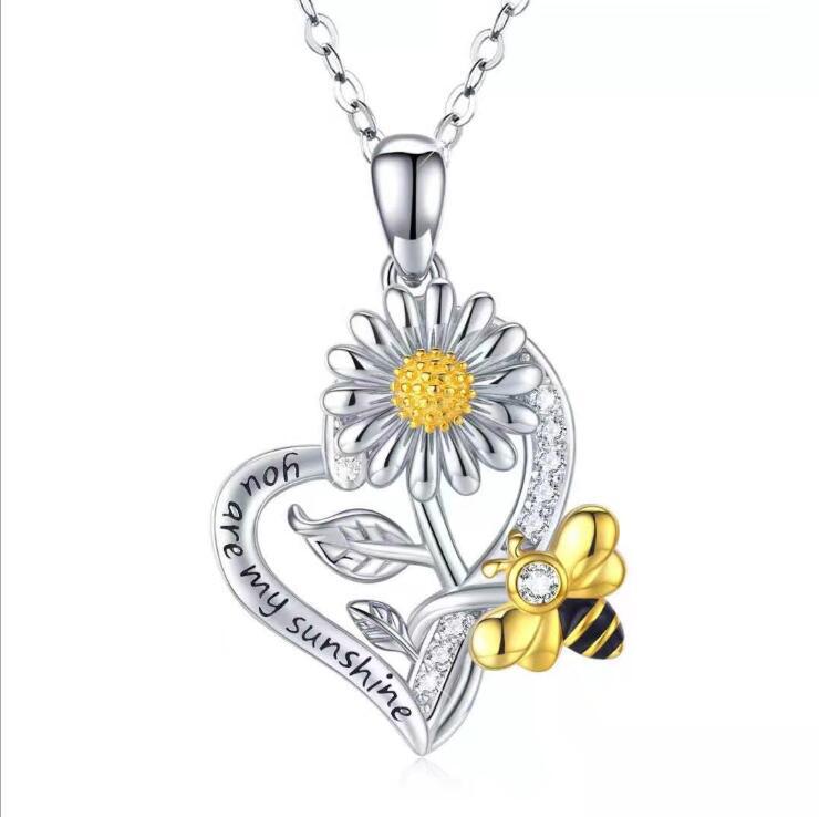 European And American Creative New Hands Heart-shaped