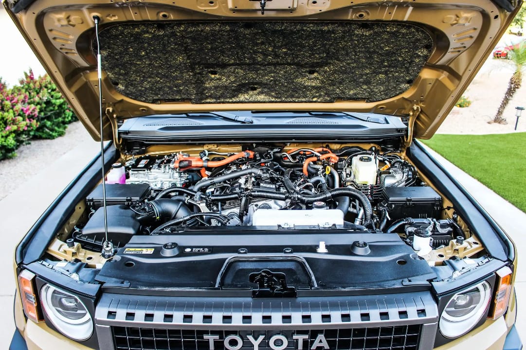 Toyota Land Cruiser - Premium Off-Road SUV