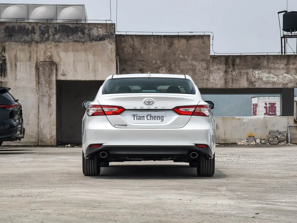 Toyota Camry Sedan - White Pearl 4-Door Luxury Sedan with Premium Features