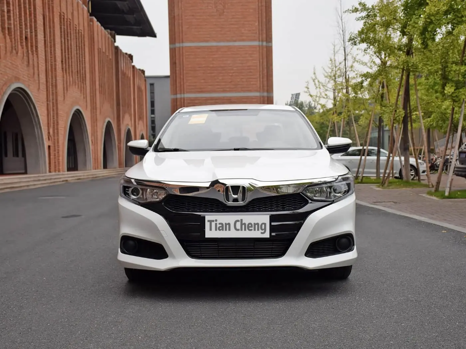 Honda Crider 180 Sedan - Premium White 4-Door Sedan | Low Mileage