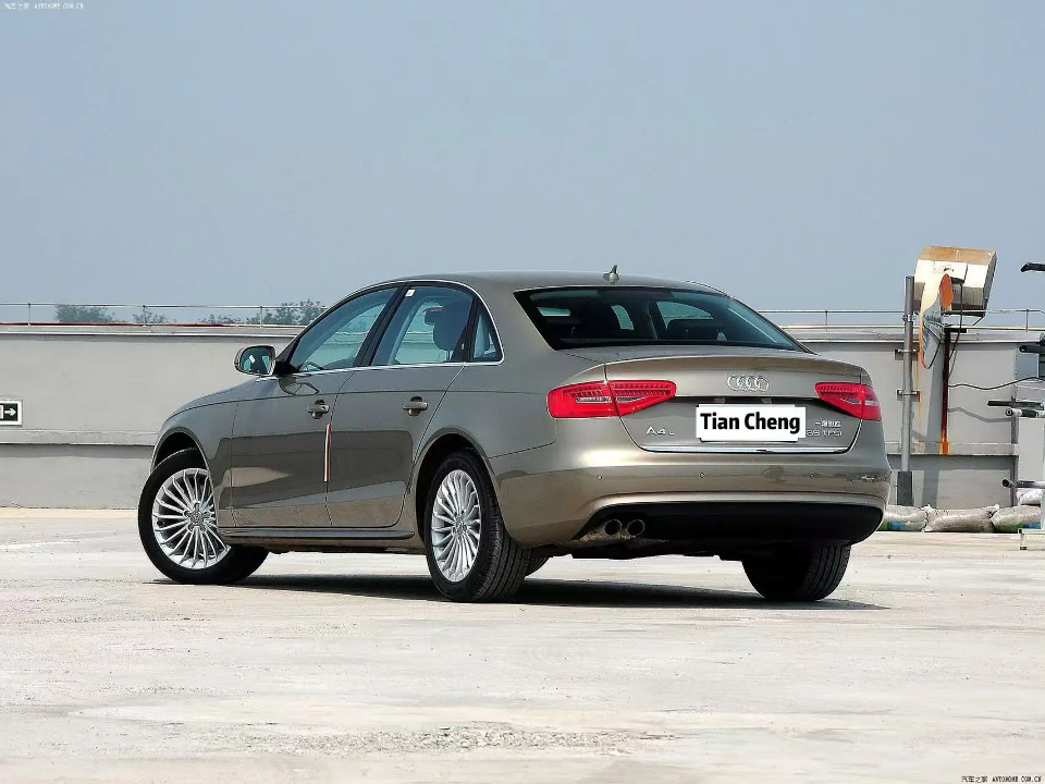 Geely Premium Luxury Sedan - Champagne Gold 4-Door Executive Saloon | Jamaica