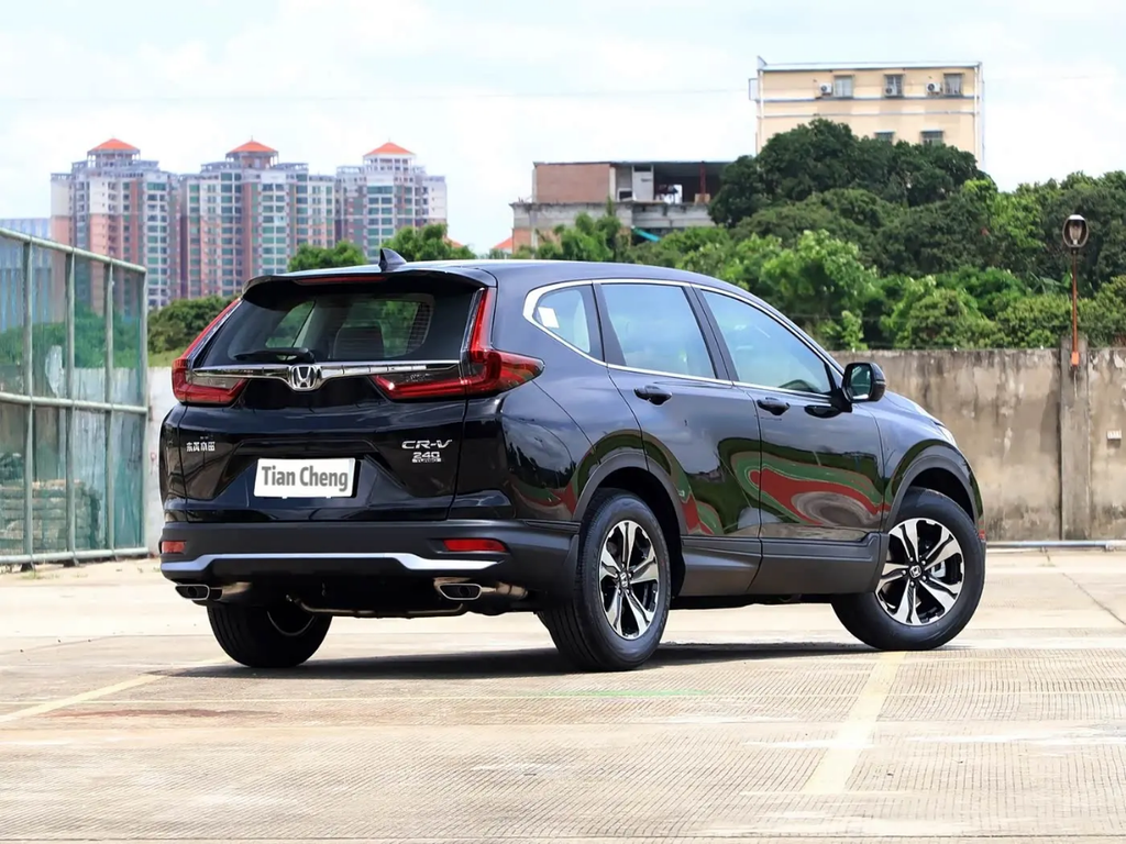 Honda CR-V - Premium Black Metallic SUV by Tian Cheng
