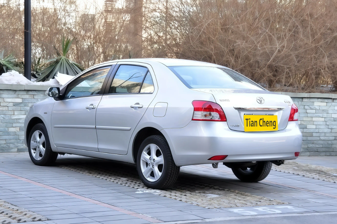 Toyota Vios 1.5L Sedan - Silver 4-Door Automatic Transmission | Reliable Fuel-Efficient Car
