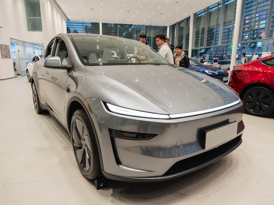 Premium Electric SUV - Modern Smart EV with Advanced Tech & Long Range Battery