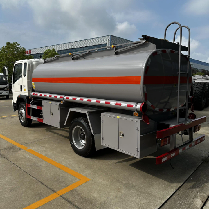 HOWO 5000L Fuel Tanker Truck - Commercial Diesel Transport Vehicle
