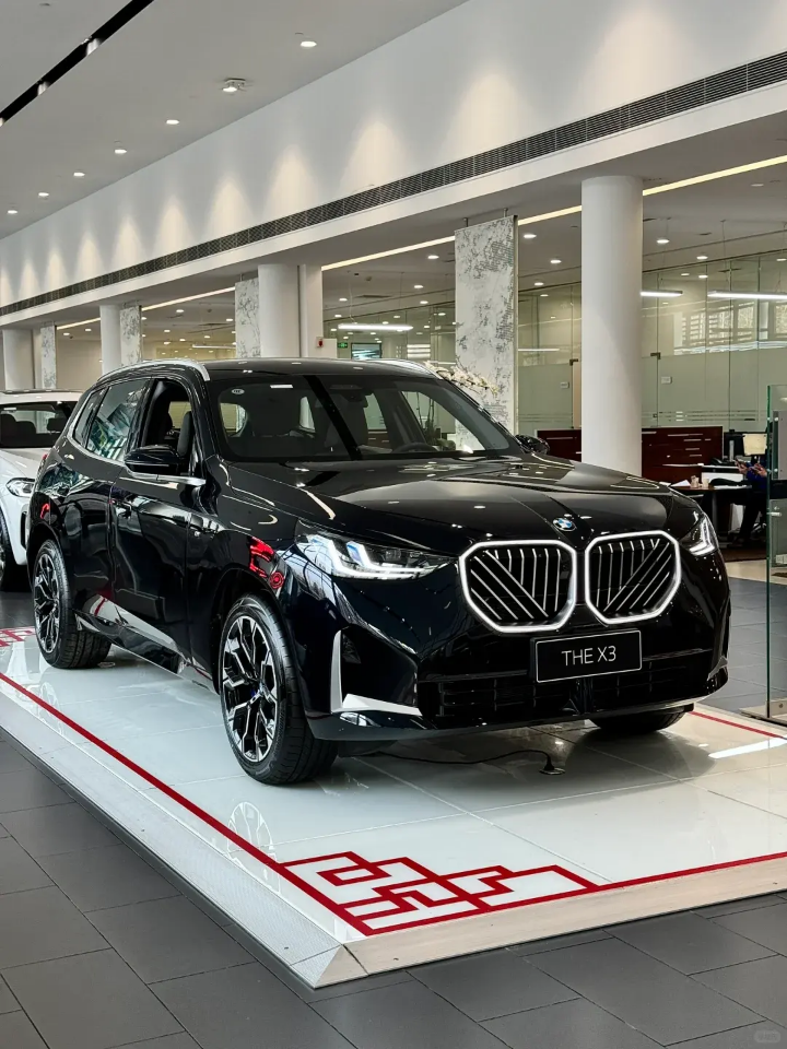 BMW X3 xDrive30e - Premium Luxury SUV | Used Truck