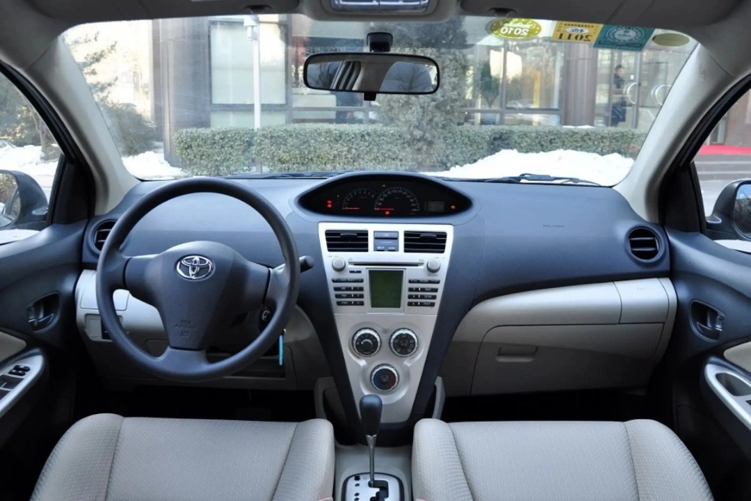Toyota Vios 1.5L Sedan - Silver 4-Door Automatic Transmission | Reliable Fuel-Efficient Car