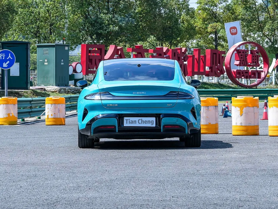 Xiaomi SU7 Electric Sedan - Premium Smart EV with Free Parts & Support