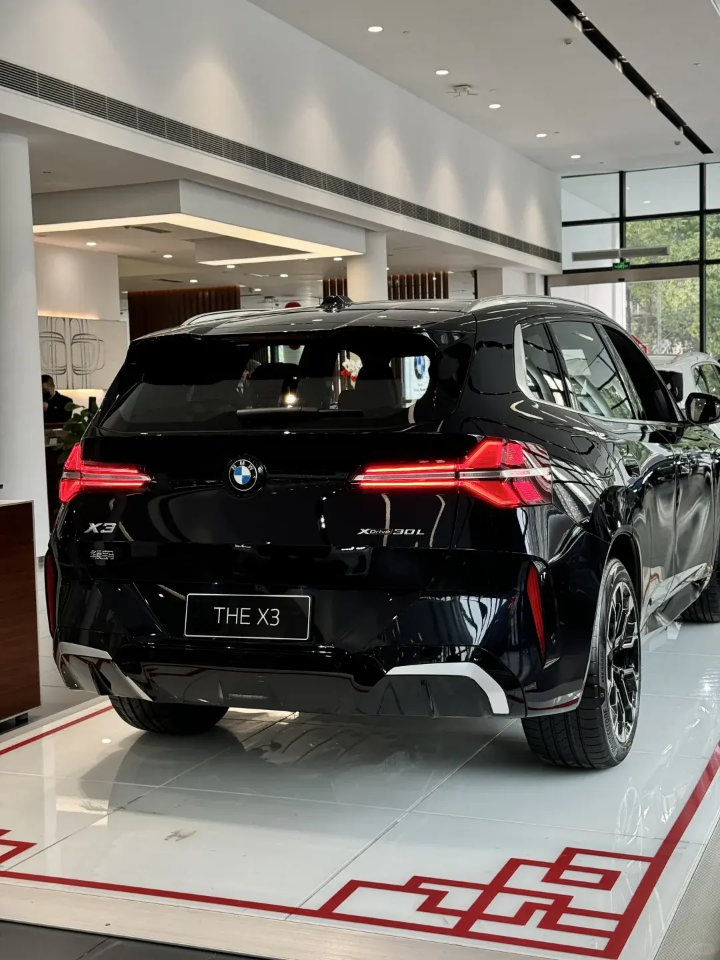 BMW X3 xDrive30e - Premium Luxury SUV | Used Truck