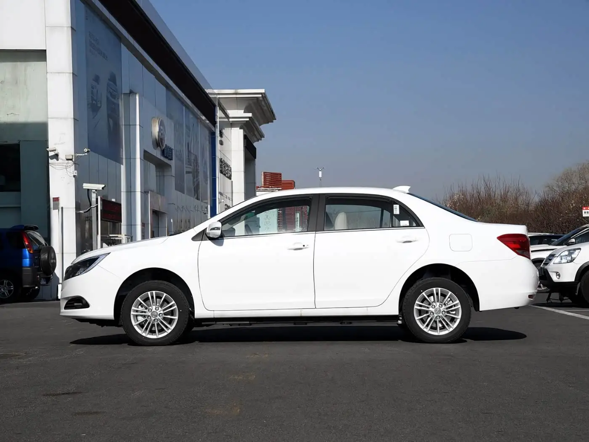 BYD E5 Electric Sedan - White 4-Door EV with Premium Features & Fast Charging