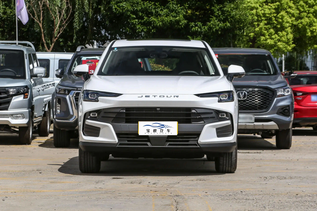 Premium Used Jetour SUV - White Luxury Crossover | Low Mileage