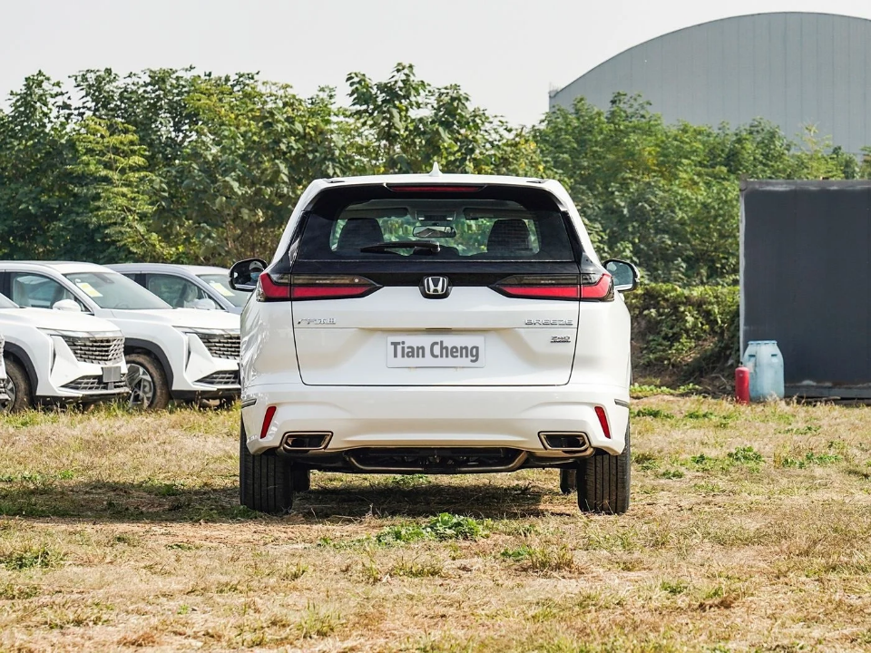 Honda Breeze Hybrid SUV - Premium White 7-Seater Family Vehicle